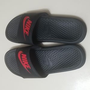 Nike Slides - Red Black
